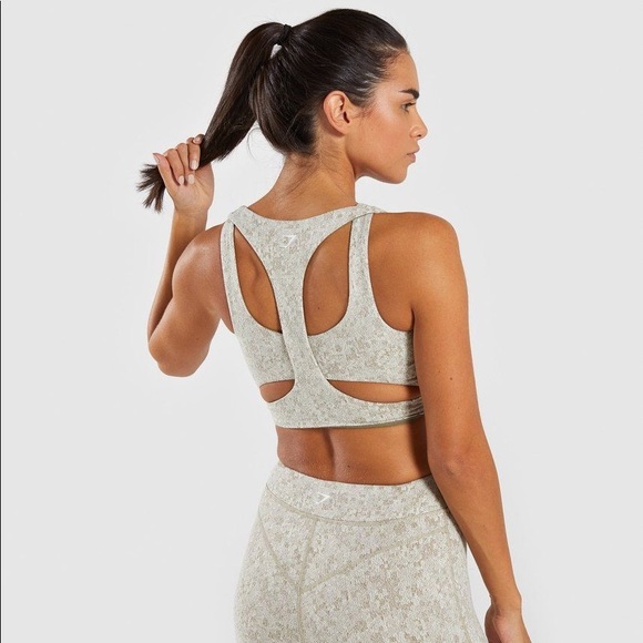 Gym Shark Fleur texture sports bra and leggings - Picture 4 of 5